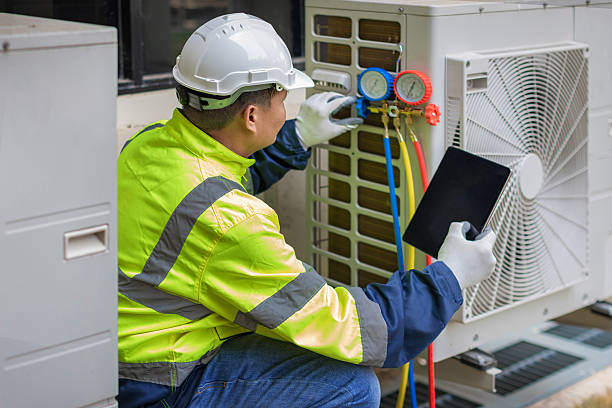 Professional Hvac technician working in Livonia, MI